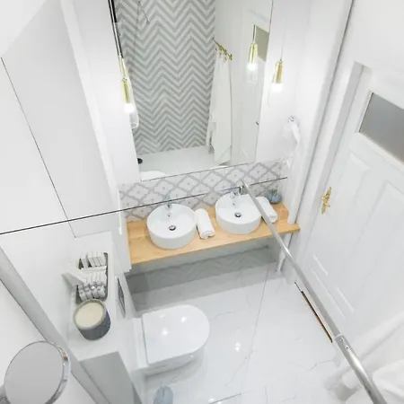 Inviting In The City Centre Apartment Krakow